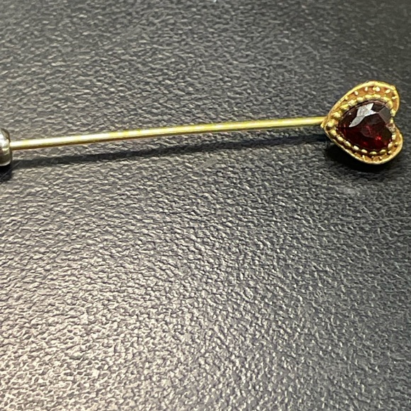 Antique gold tone Heart-Shaped pin with Red Gemstone - Picture 1 of 5